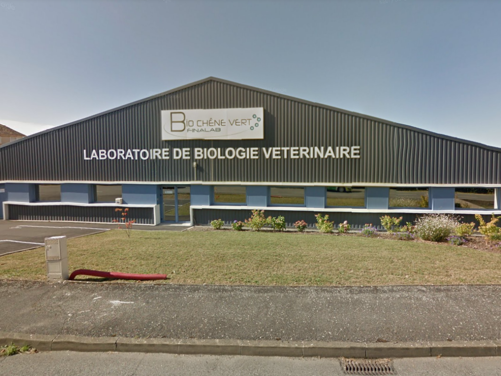 Laboratoire d'analyses vétérinaire Bio Chêne Vert, site d'Arzacq-Arraziguet, dans le Sud-Ouest.